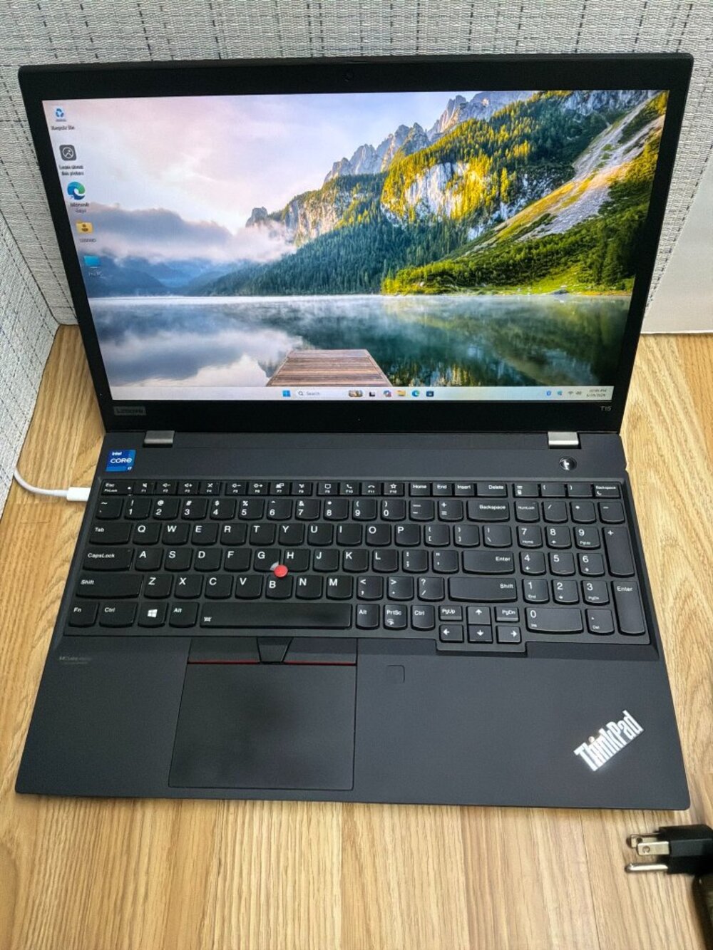 Lenovo ThinkPad T15 Gen 2 15.6" FHD i7-1165G7 16GB RAM 512GB SSD Windows 11 Pro